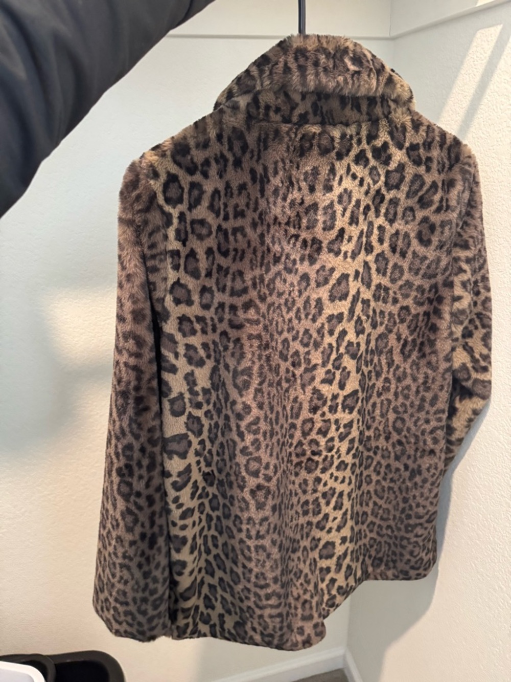 Shyanne Leopard Print Faux Fur Jacket in Brown & Black - Picture 2 of 2